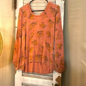 Gimmicks by BKE floral blouse